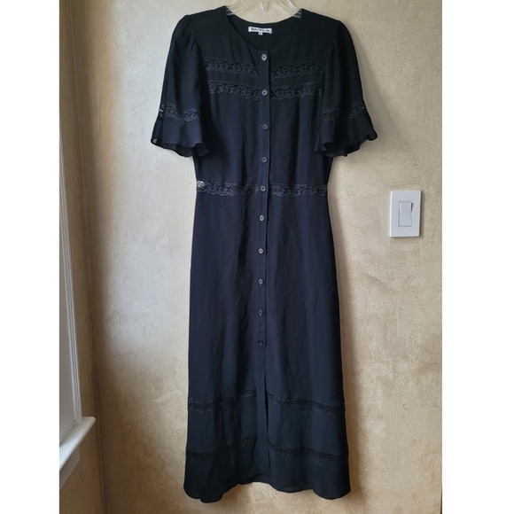 REFORMATION WOODSON LACE MIDI DRESS IN BLACK - Picture 6 of 11